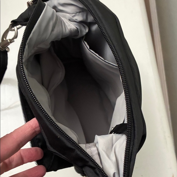 Travelon Black Crossbody Messenger Bag - Picture 4 of 5